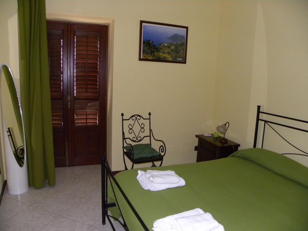 Case Vacanze Albamarina Lipari  Zimmer foto